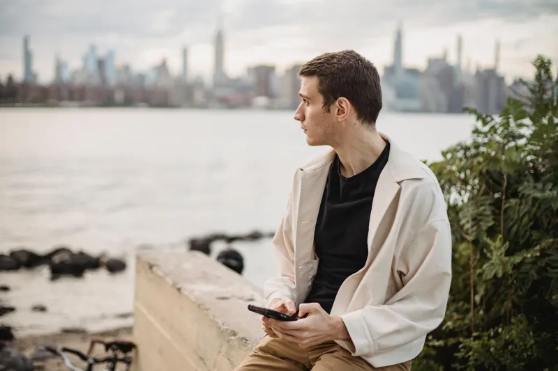 Suddenly Nobodies: The Strange New Trend of Influencers Pretending They Were Never That Famous